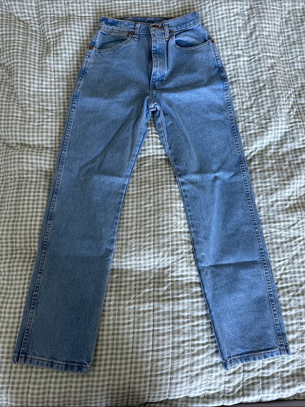 Wrangler Women’s Straight Leg Jeans in Light Blue Denim